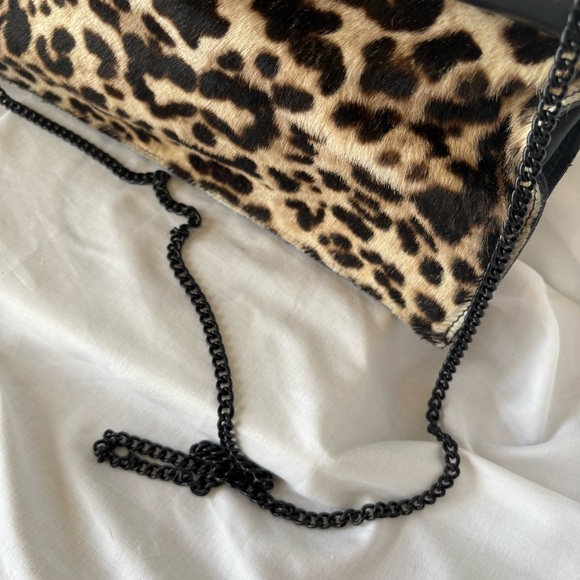 August Cheetah Crossbody/Clutch - Picture 6 of 8